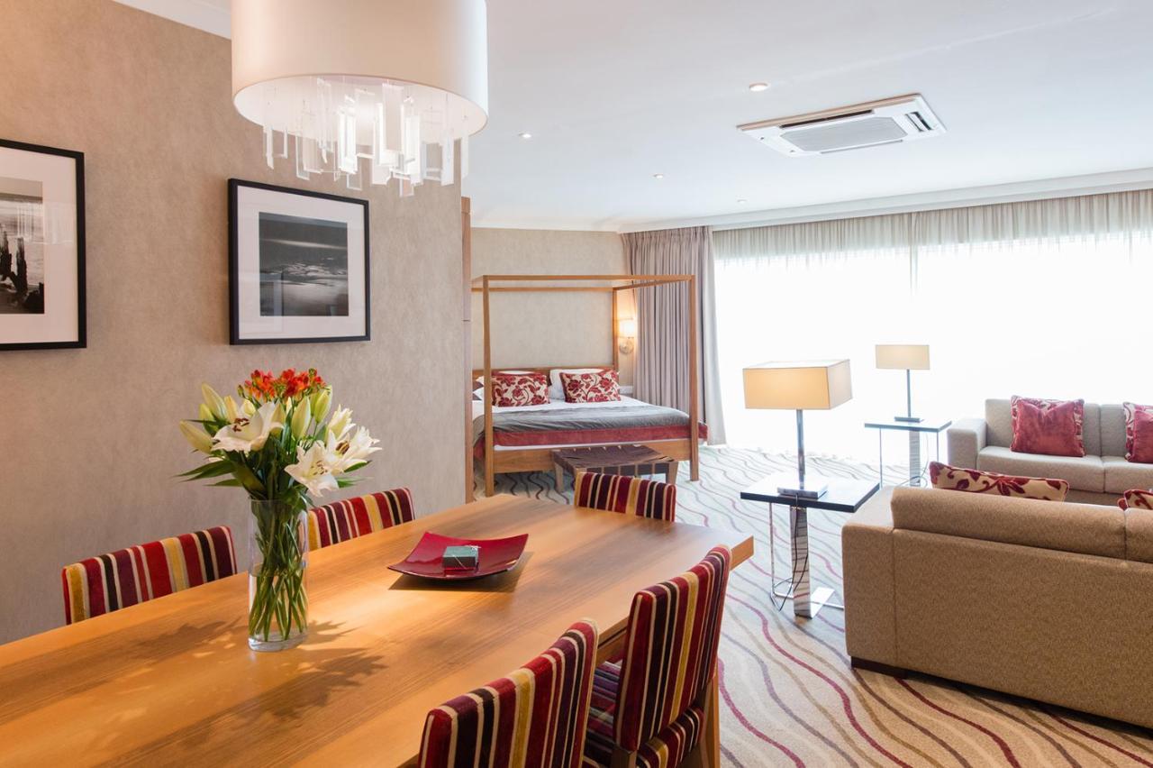 Lakeside Park Hotel&Spa Fishbourne  Buitenkant foto