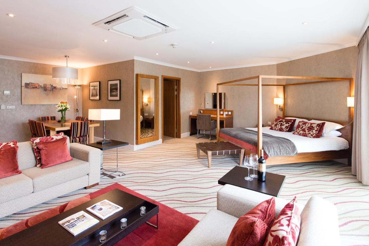 Lakeside Park Hotel&Spa Fishbourne  Buitenkant foto
