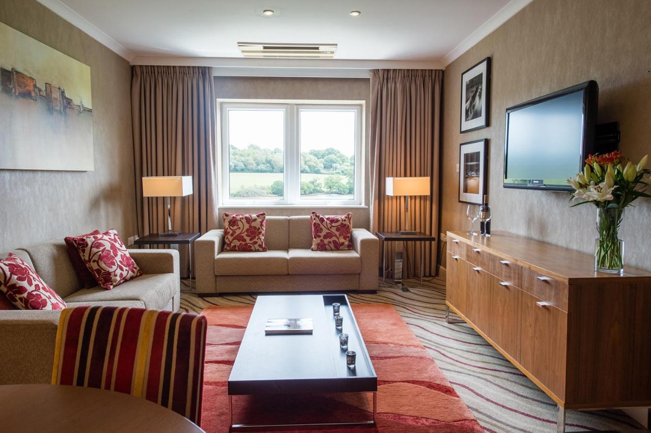 Lakeside Park Hotel&Spa Fishbourne  Buitenkant foto