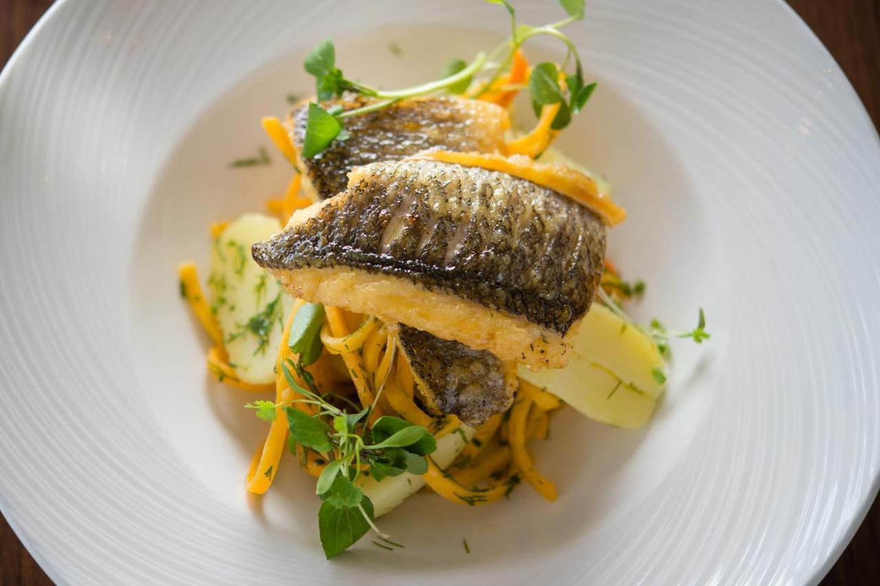 Lakeside Park Hotel&Spa Fishbourne  Buitenkant foto