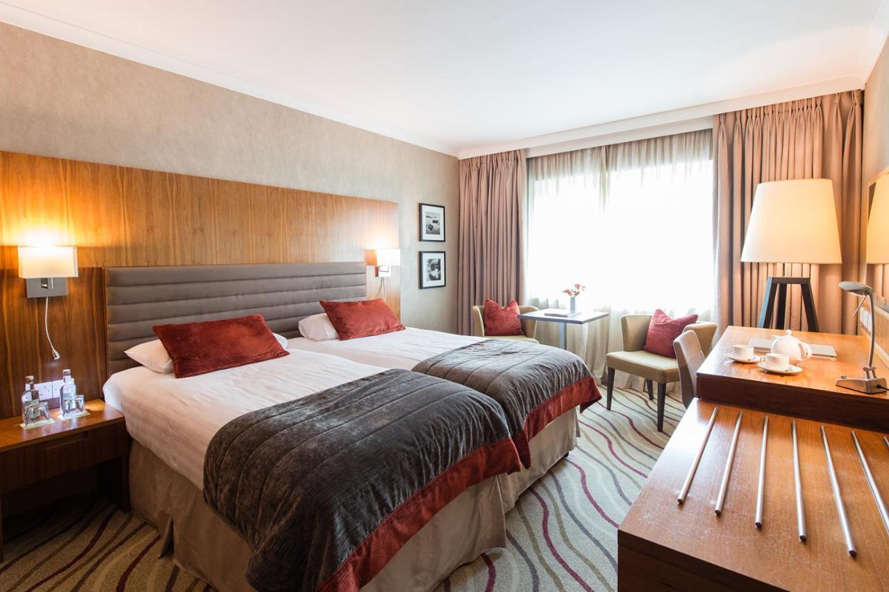 Lakeside Park Hotel&Spa Fishbourne  Buitenkant foto