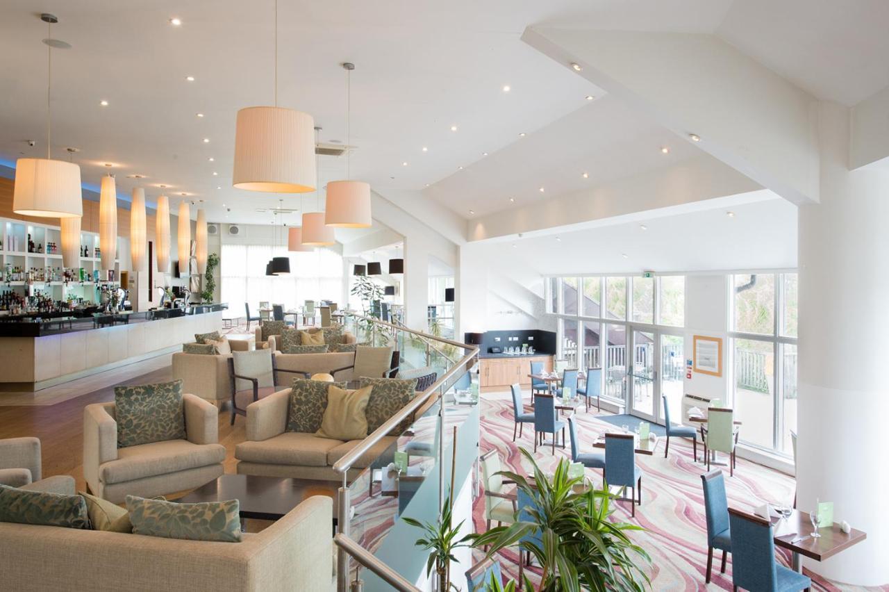 Lakeside Park Hotel&Spa Fishbourne  Buitenkant foto