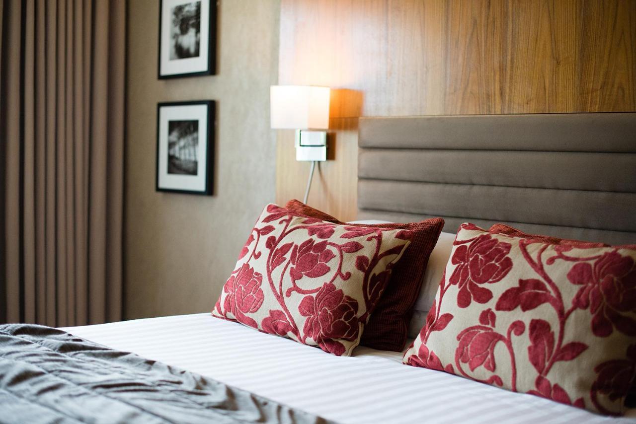 Lakeside Park Hotel&Spa Fishbourne  Buitenkant foto