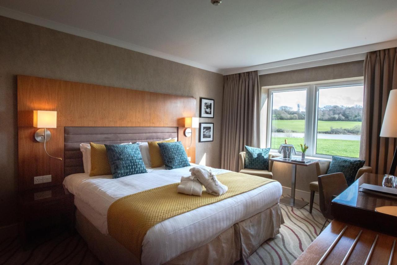Lakeside Park Hotel&Spa Fishbourne  Buitenkant foto