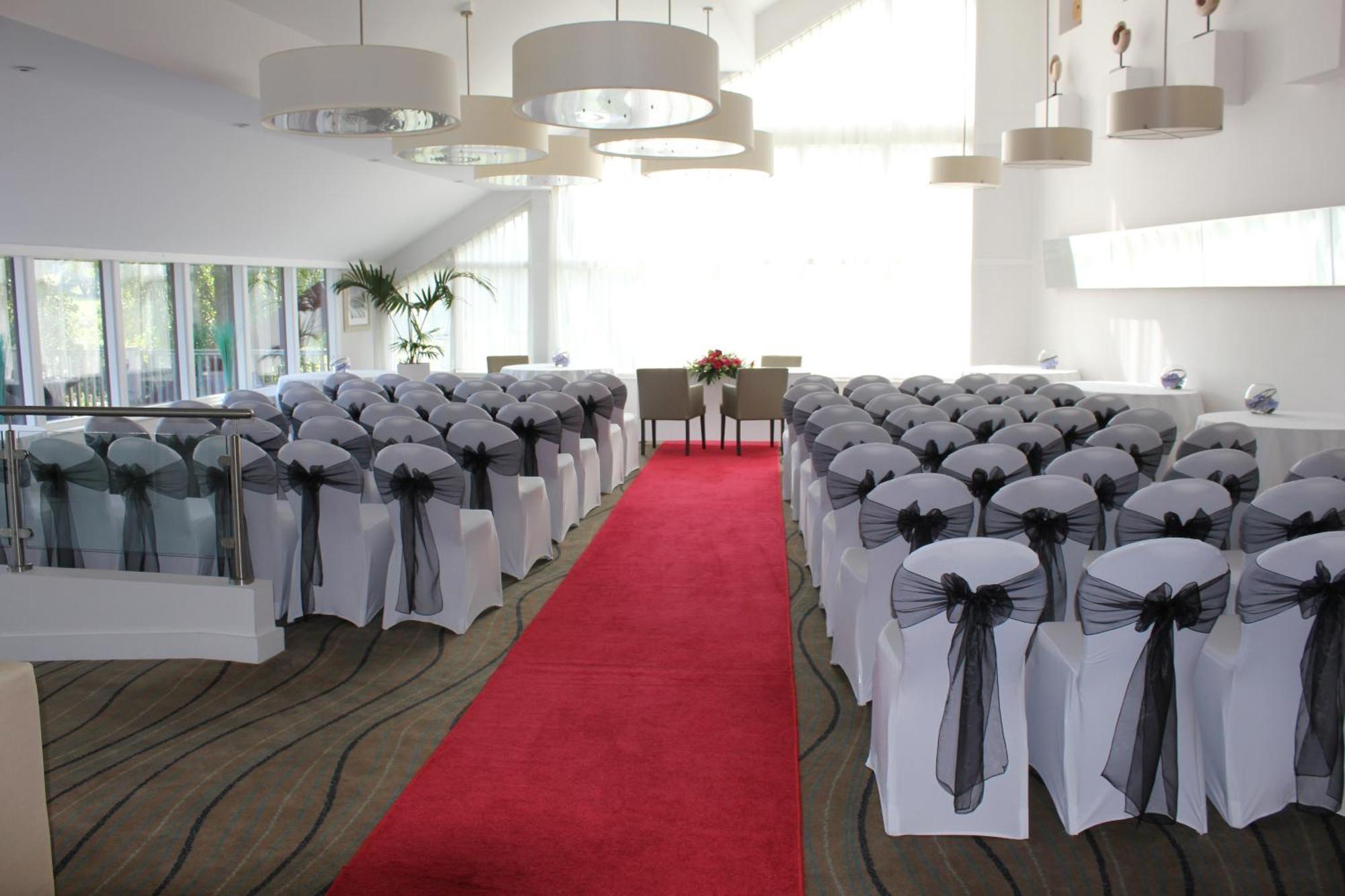 Lakeside Park Hotel&Spa Fishbourne  Buitenkant foto