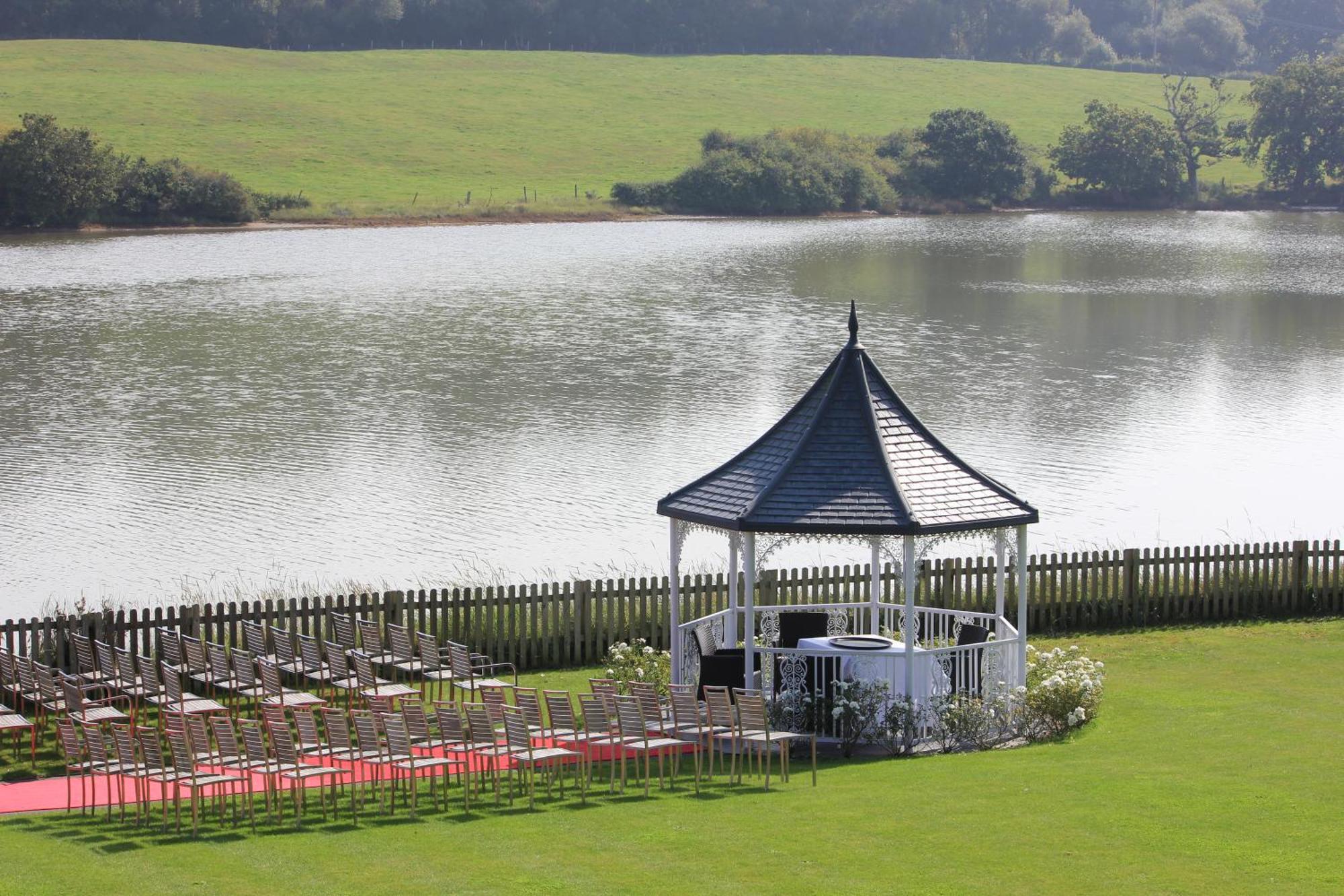 Lakeside Park Hotel&Spa Fishbourne  Buitenkant foto