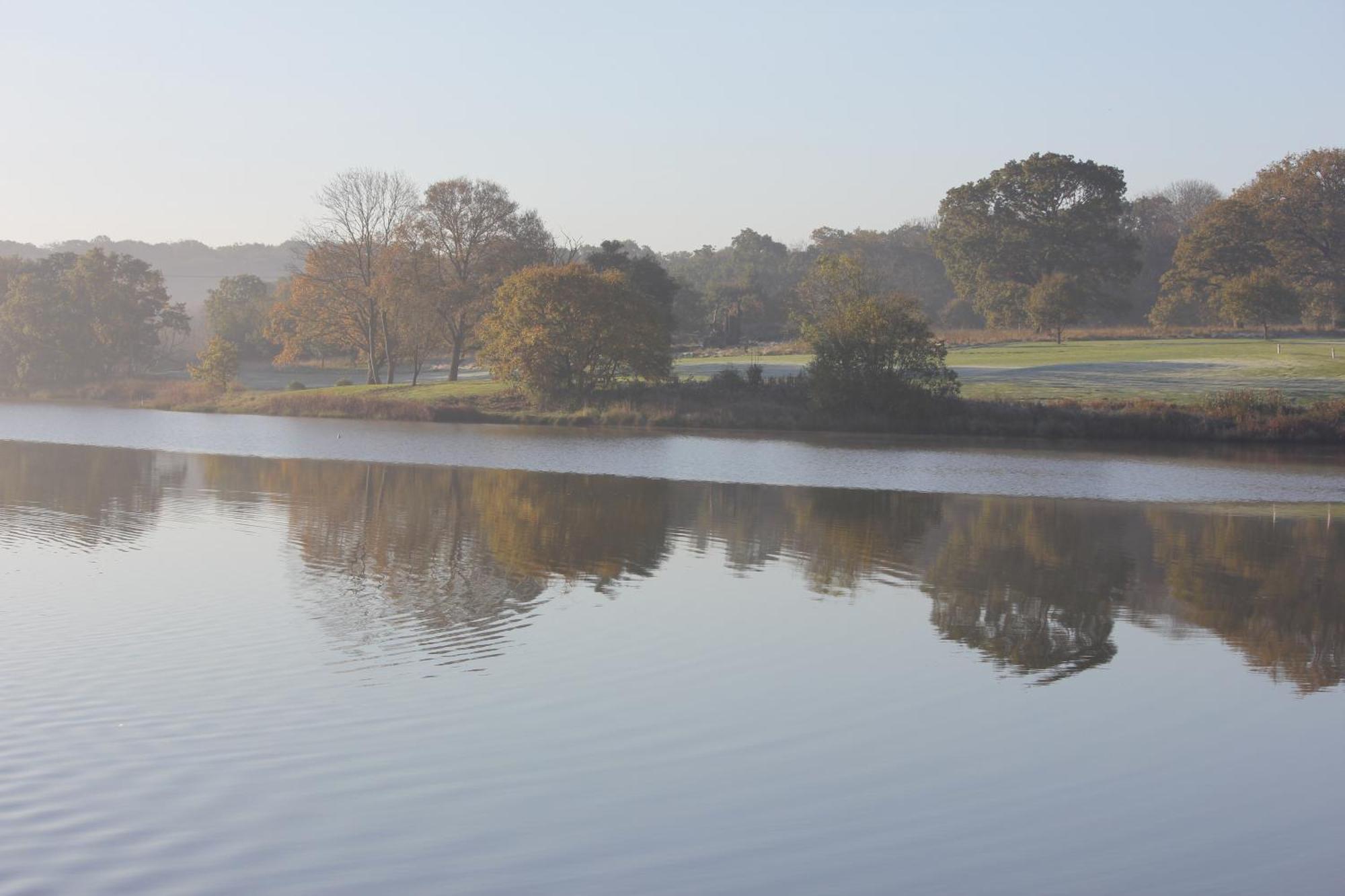Lakeside Park Hotel&Spa Fishbourne  Buitenkant foto