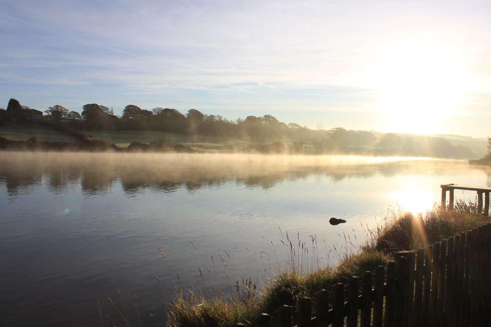 Lakeside Park Hotel&Spa Fishbourne  Buitenkant foto