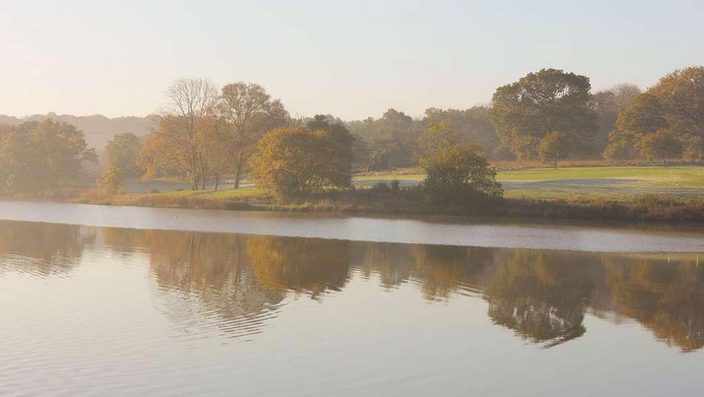 Lakeside Park Hotel&Spa Fishbourne  Buitenkant foto